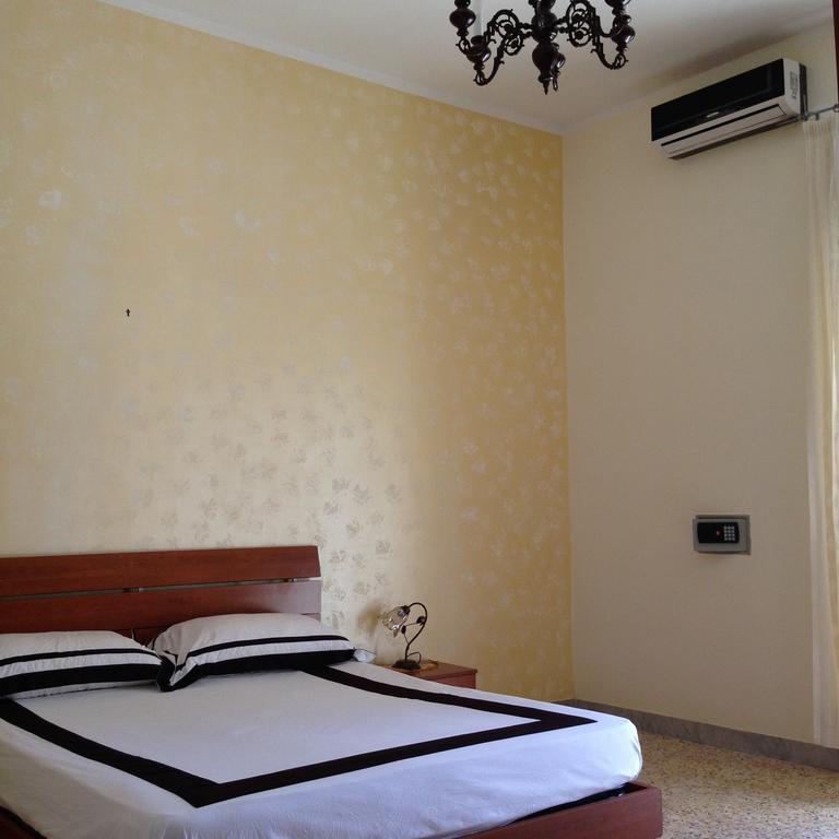 Bed & Breakfast Santa Caterina Ercolano Habitación foto